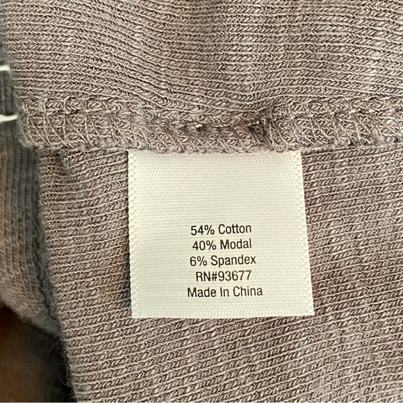 Flirtitude Active Grey Snap Front Crop Top - Picture 5 of 6